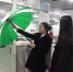 长沙地铁全线投放4000把爱心雨伞 市民可免费借用 - 湖南红网