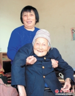 70岁媳妇照料94岁瘫痪婆婆8年无怨言 - 湖南红网