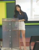 韩国“最美女教师”讲台撩人：这谁还旷课 - 长沙新闻网
