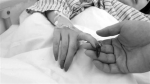 19岁幼师被绳子勒住美甲 两节手指被拽断 - 长沙新闻网