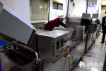 “炒菜机器人”做外卖 中国“八大菜系”信手拈来 - 长沙新闻网