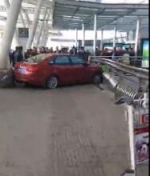长沙黄花机场一司机疑误将油门当刹车 致1死3伤 - 长沙新闻网