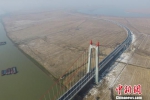 中国第一大跨径钢桁梁悬索桥通车 环洞庭湖高速圈形成 - 湖南新闻网