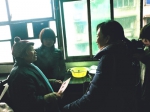 市妇联副主席高艾青给贫困家庭送去慰问金、大米和油2_副本.jpg - 妇女联