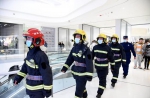 元旦假期249名消防员在长沙街头随时待命 - 新浪湖南