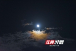 9月22日晚22时许，湖南省衡阳市南岳衡山风景区出现了月晕奇观 - 新浪湖南