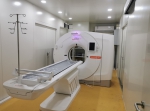 图为“移动方舱CT”内部检查设备。（湘雅医院供图） - 新浪湖南